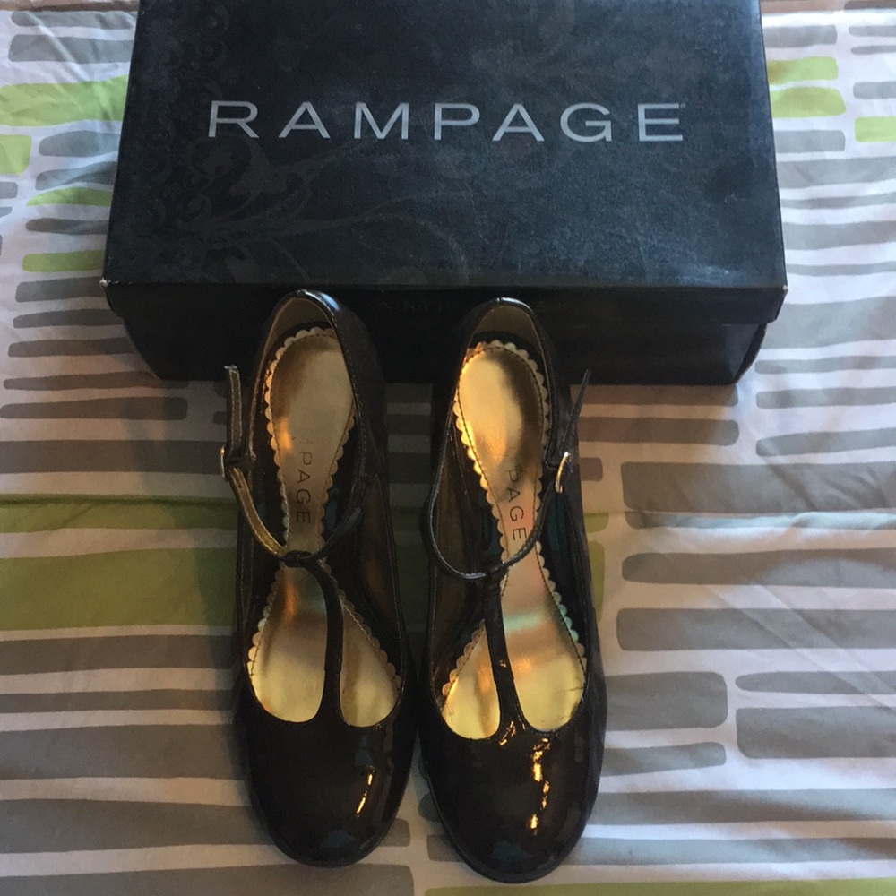 ✨just added✨2️⃣ for 2️⃣0️⃣ •• Rampage Heels